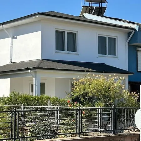 Villa Relaxing By The *