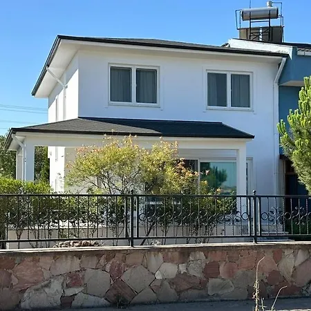 Villa Relaxing By The *