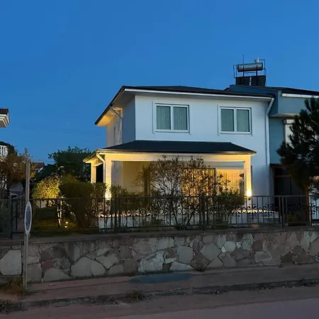 Villa Relaxing By The *