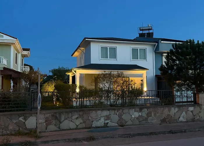 Villa Relaxing By The *